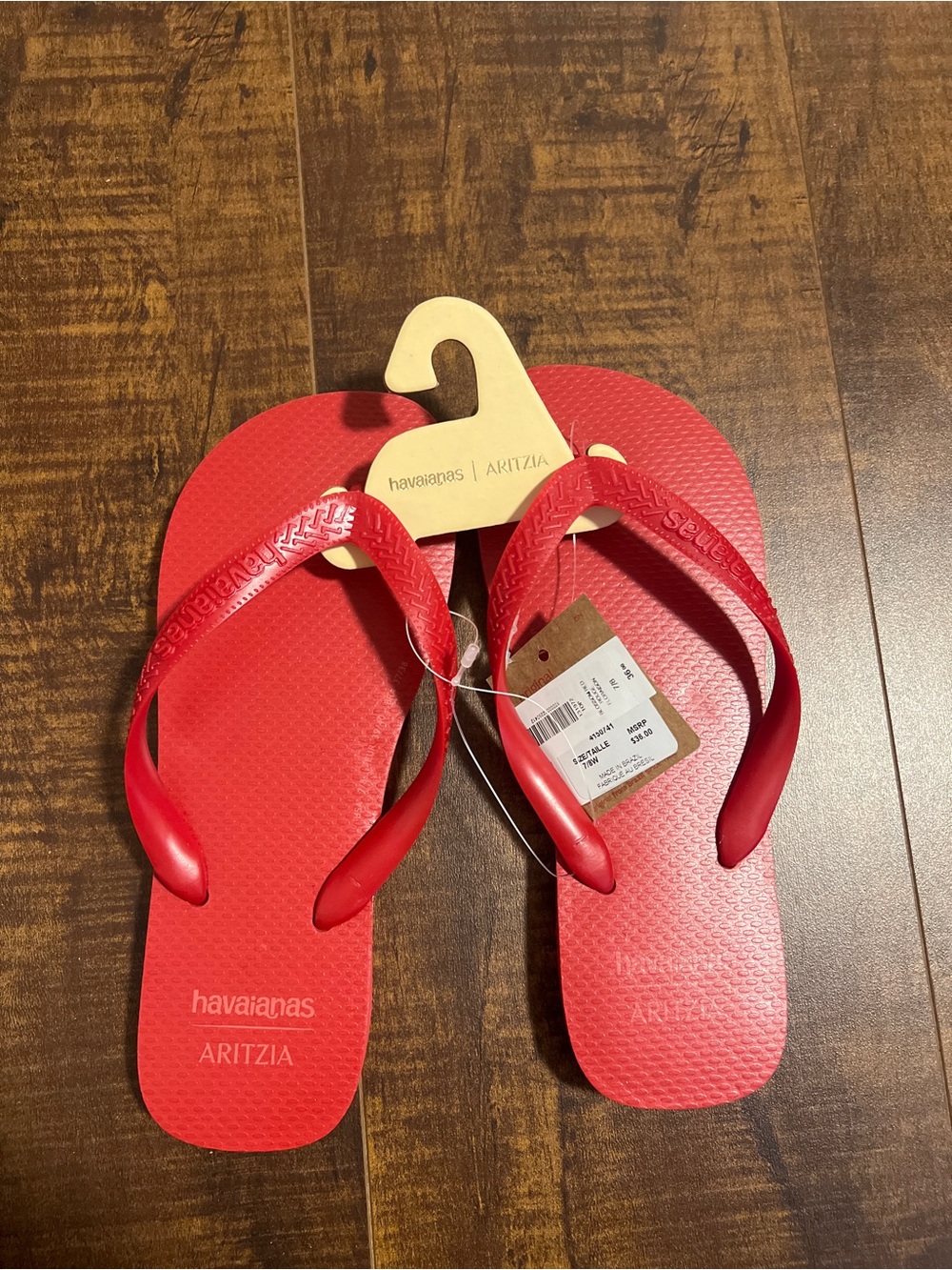Havaianas x Aritzia Flip Flops